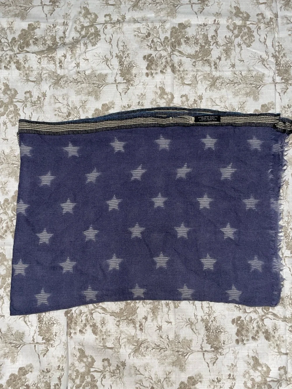 inoui high-end scarf.